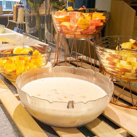 Comfort Hotel Shin-Osaka Zewnętrze zdjęcie